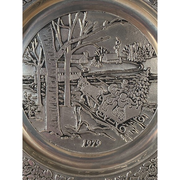 Vintage 70s Pewter Plate 1970s Holiday Winter Christmas Theme Decor Cottagecore - Picture 2 of 5